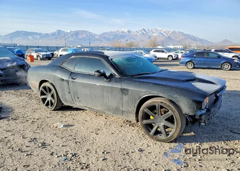 2016 Dodge Challenger Sxt z USA, uszkodzony, nr VIN 2C3CDZAG9GH331123